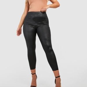 Boohoo Women's Black Shiny Leggings - Size 18 🖤✨